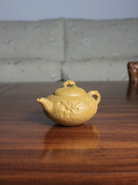 zisha teapot, handmade by teapot artist