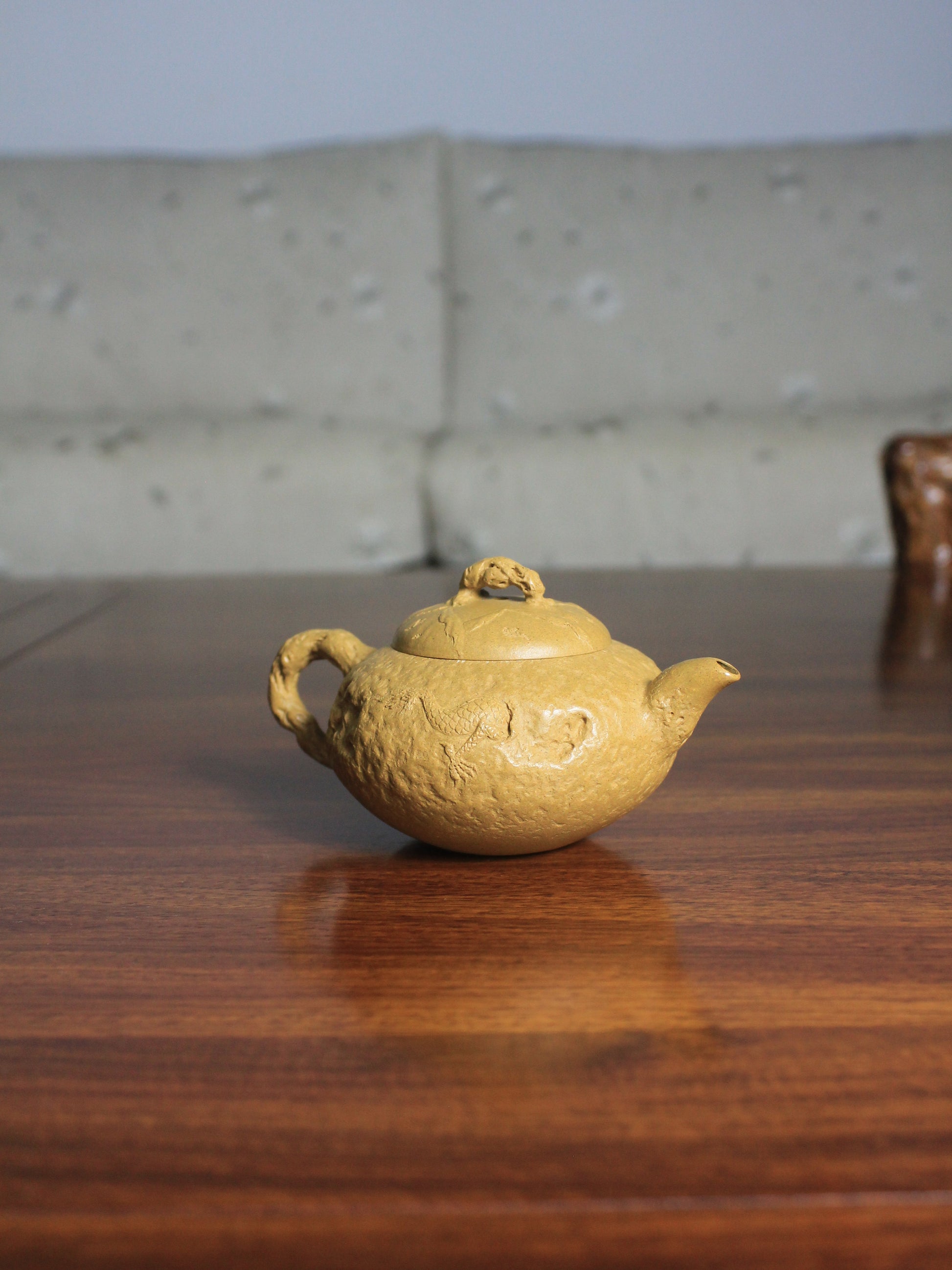 Dragon zisha teapot on the table
